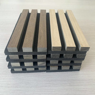 木製の穀物の表面の支持できる音響の音は家の装飾のために感じられるポリエステルにパネルをはめる