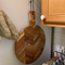ハンドル付きキッチン アカシア木製丸型まな板